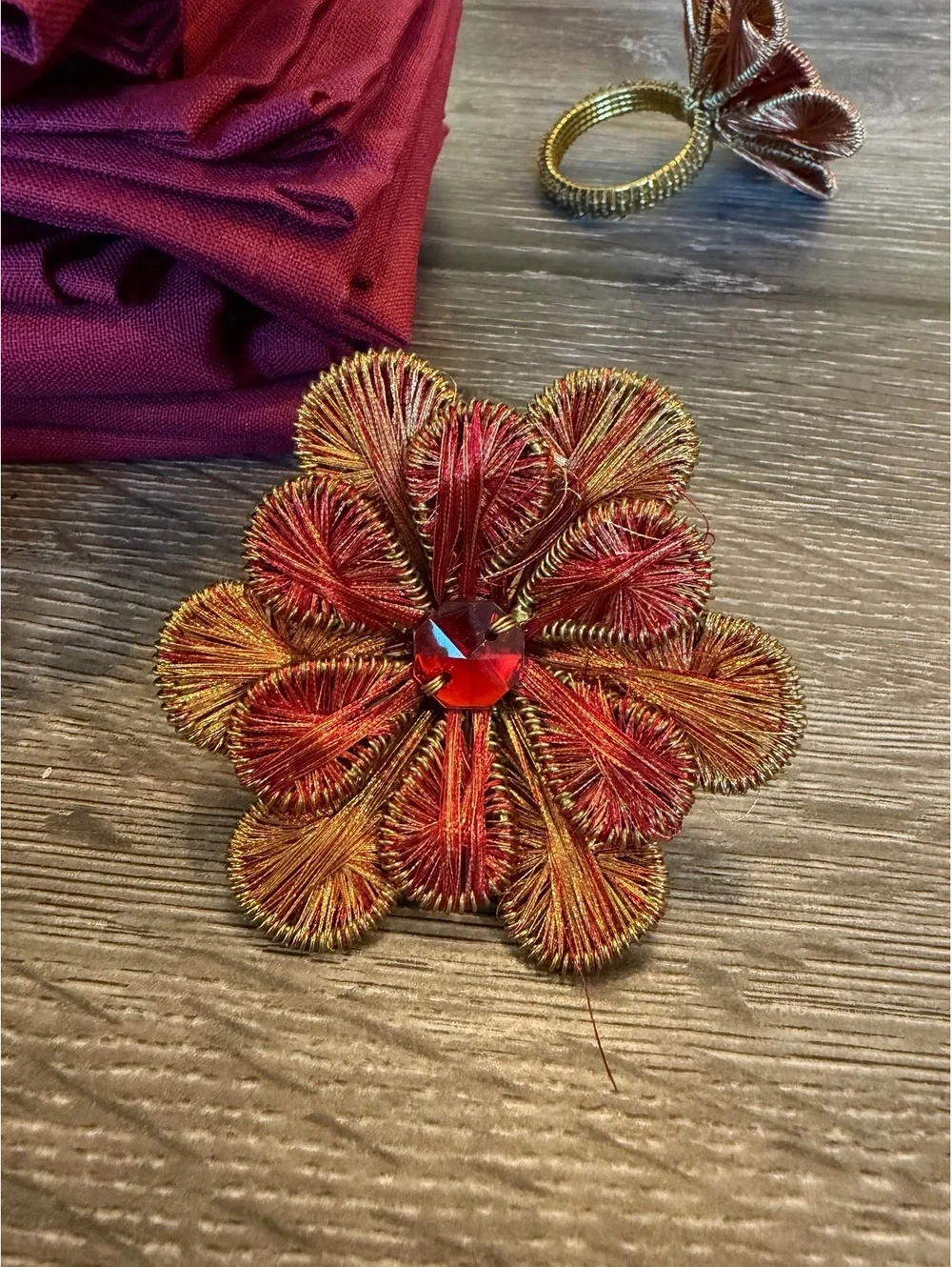 NEW Set of 12 Burgundy Cloth Napkins 20x20 & 6 Floral Gold Napkin Rings